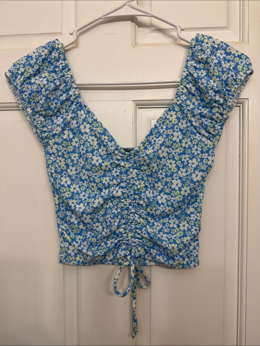 Forever 21 Blue Floral Ruched Tie-Front Crop Top